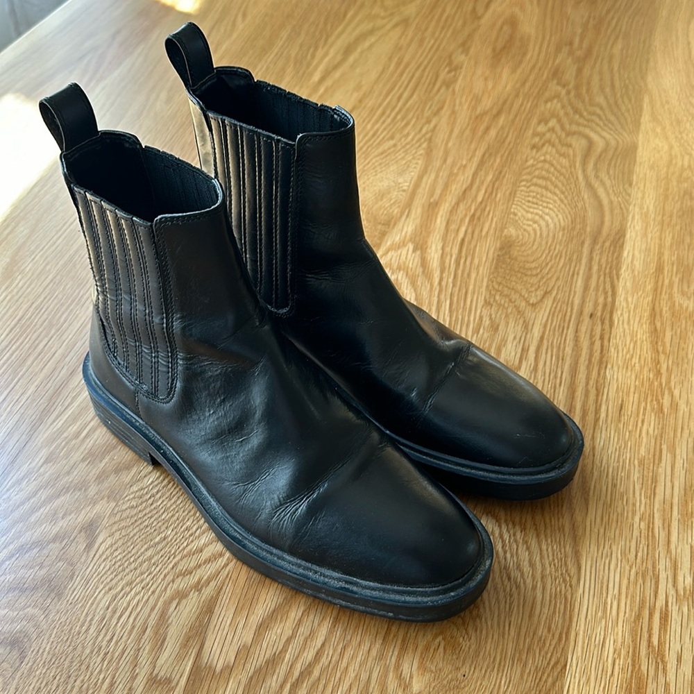 Zara Chelsea black booties